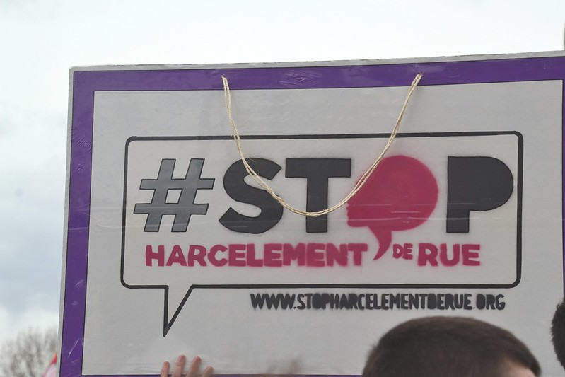 Affiche de manifestation "Stop au harcèlement de rue"